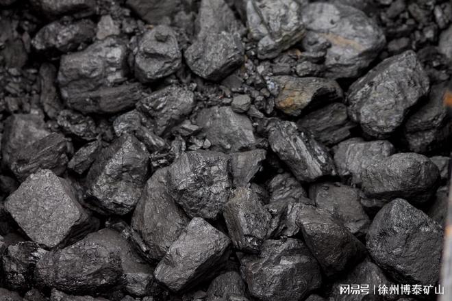 就要从提升煤矿下防治粉尘污染技术的使用程度着手